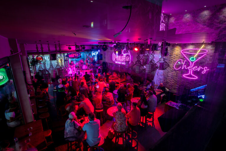 Chawengs Best Live music